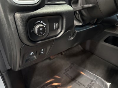 2022 RAM 1500 Big Horn Crew Cab 4x4 5'7' Box