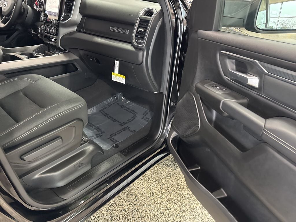 2025 RAM 1500 Big Horn Crew Cab 4x4 5'7' Box