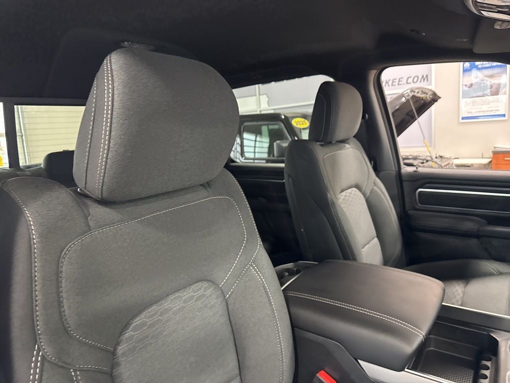 2025 RAM 1500 Big Horn Crew Cab 4x4 5'7' Box