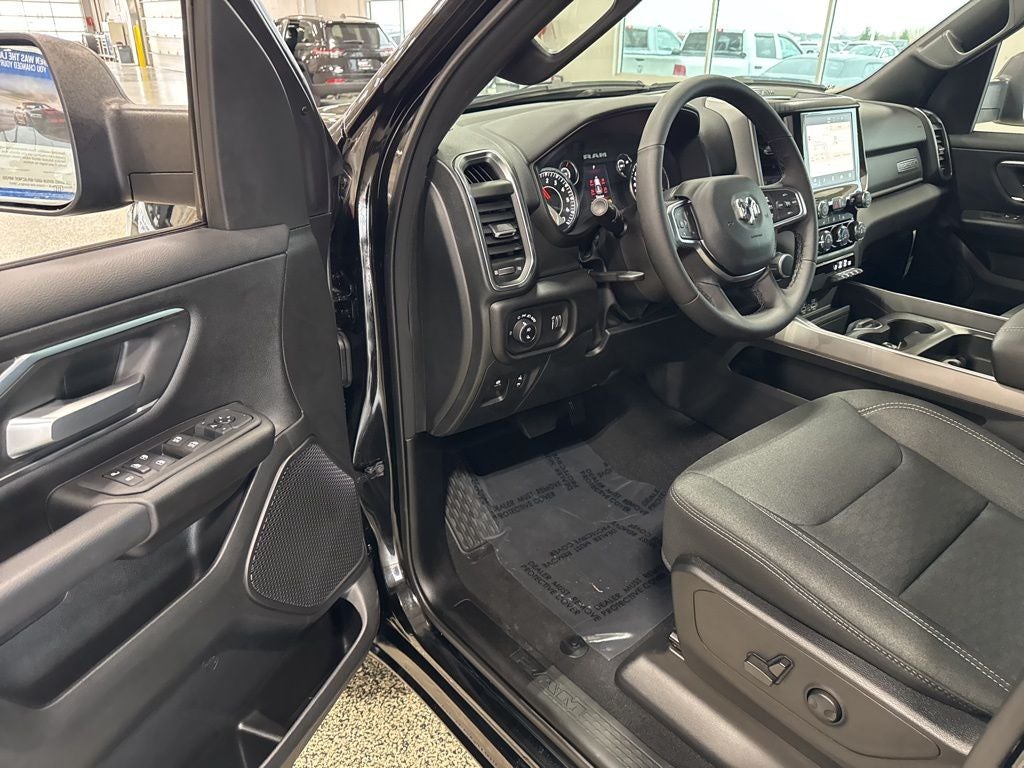 2025 RAM 1500 Big Horn Crew Cab 4x4 5'7' Box