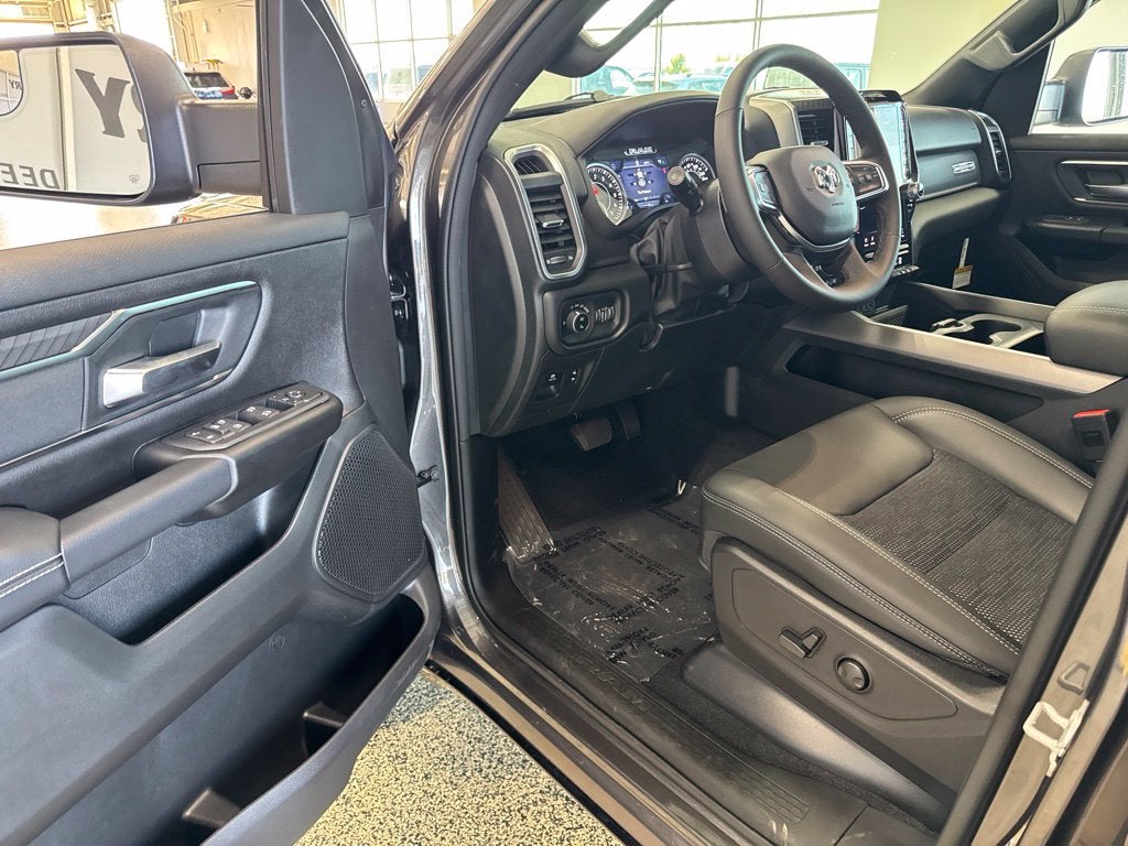 2027 RAM Ram 1500 RAM 1500 BIG HORN CREW CAB 4X4 5'7' BOX