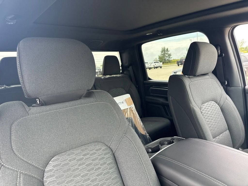 2027 RAM Ram 1500 RAM 1500 BIG HORN CREW CAB 4X4 5'7' BOX