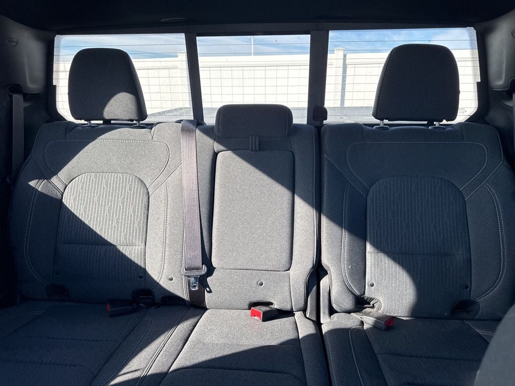 2020 RAM 1500 Big Horn Crew Cab 4x4 5'7' Box