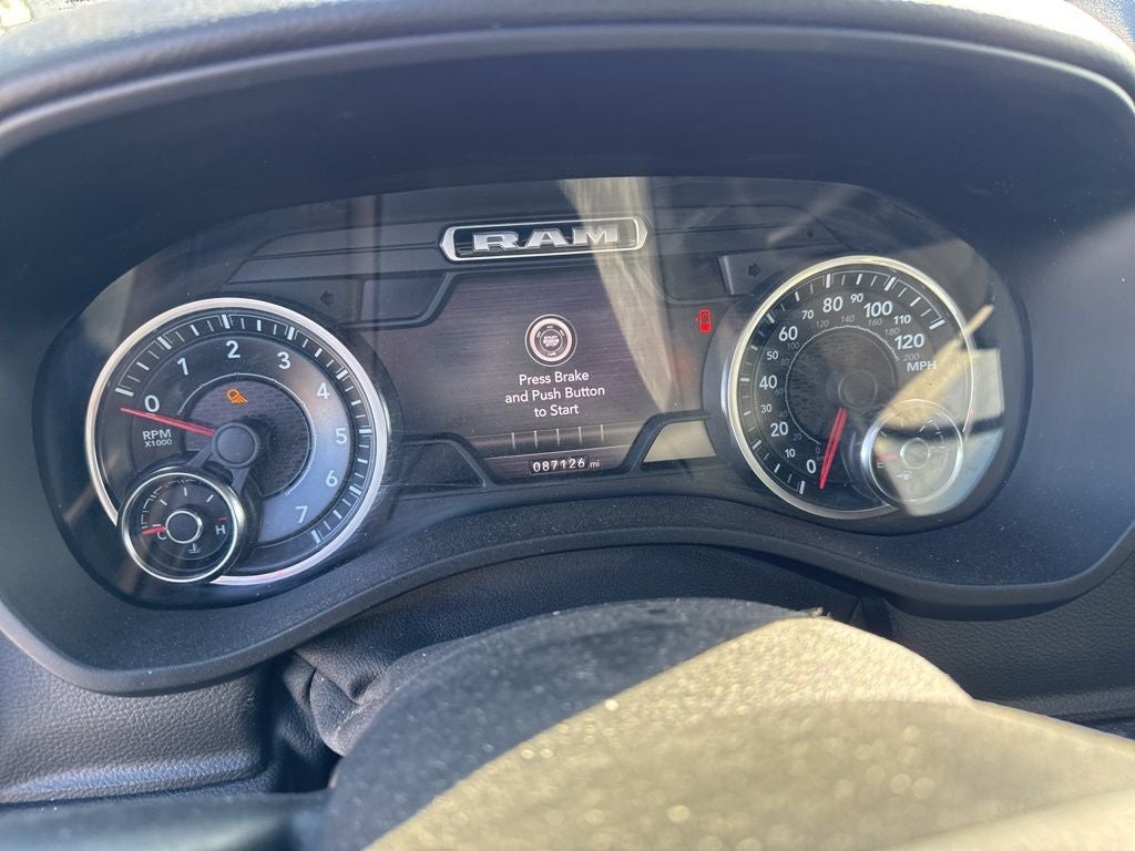 2020 RAM 1500 Big Horn Crew Cab 4x4 5'7' Box