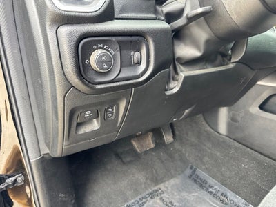 2022 RAM 1500 Big Horn Crew Cab 4x4 5'7' Box