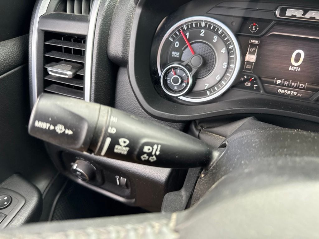 2022 RAM 1500 Big Horn Crew Cab 4x4 5'7' Box