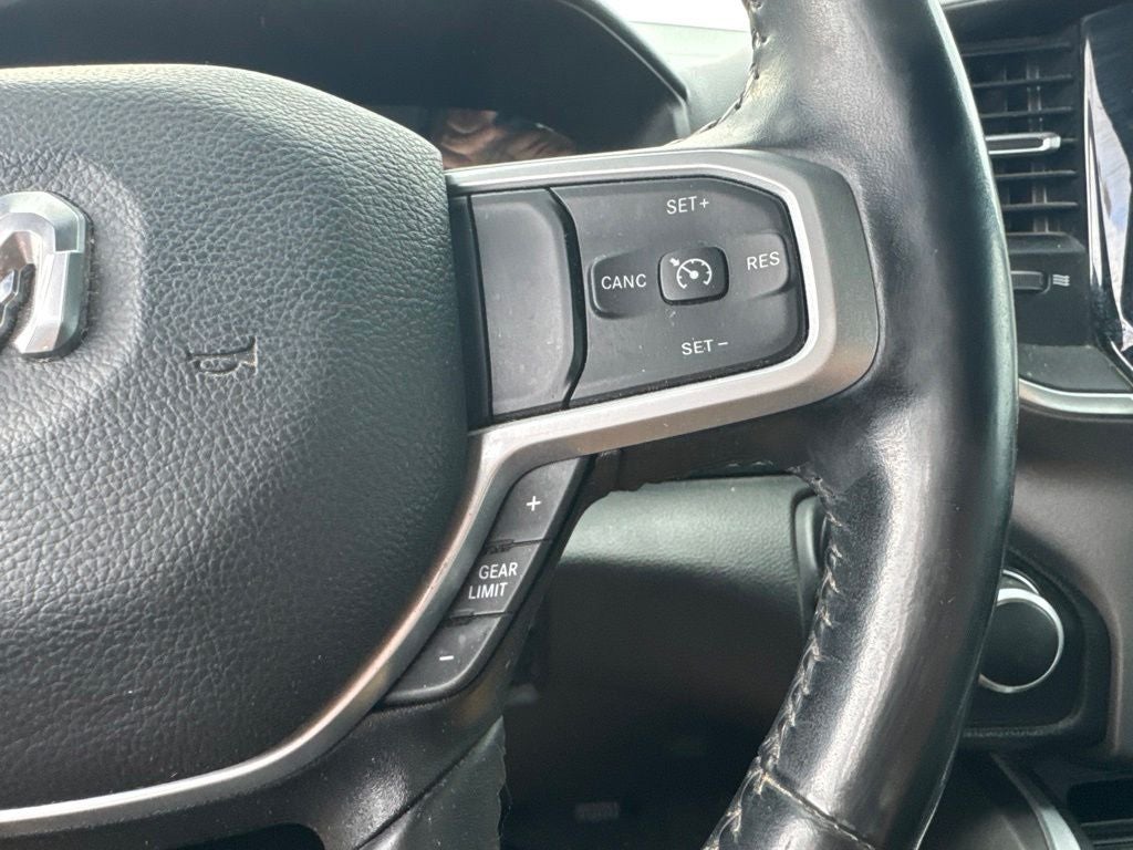 2022 RAM 1500 Big Horn Crew Cab 4x4 5'7' Box