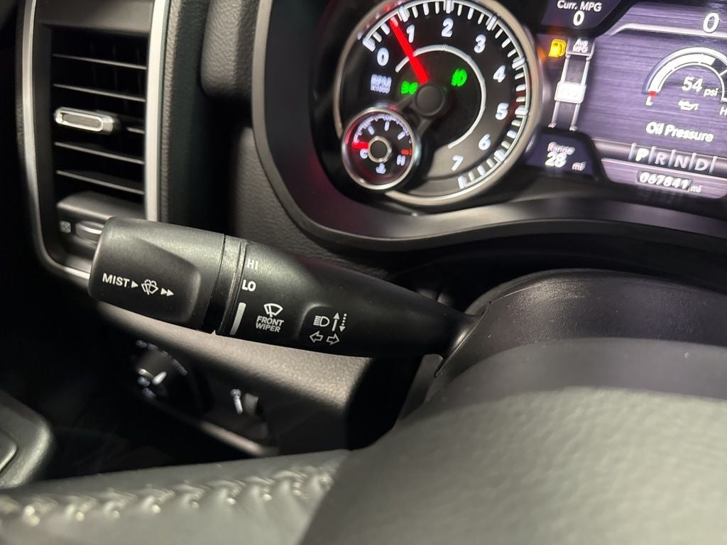 2020 RAM 1500 Big Horn Crew Cab 4x4 5'7' Box