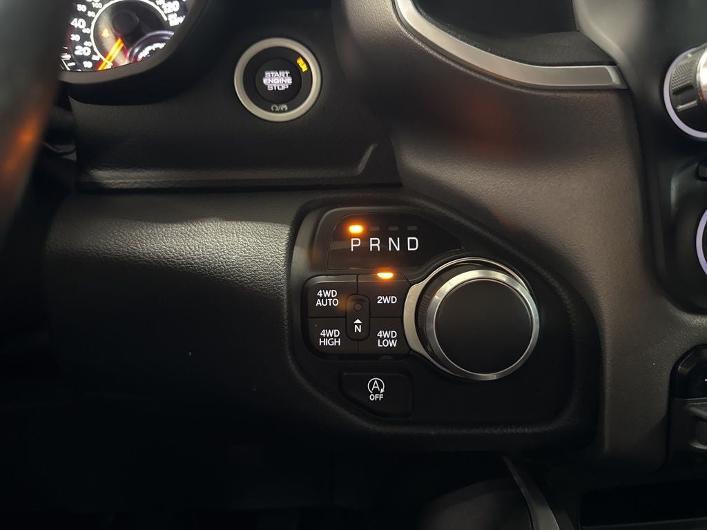 2020 RAM 1500 Big Horn Crew Cab 4x4 5'7' Box