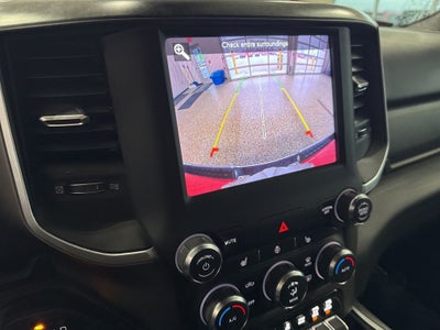 2020 RAM 1500 Big Horn Crew Cab 4x4 5'7' Box