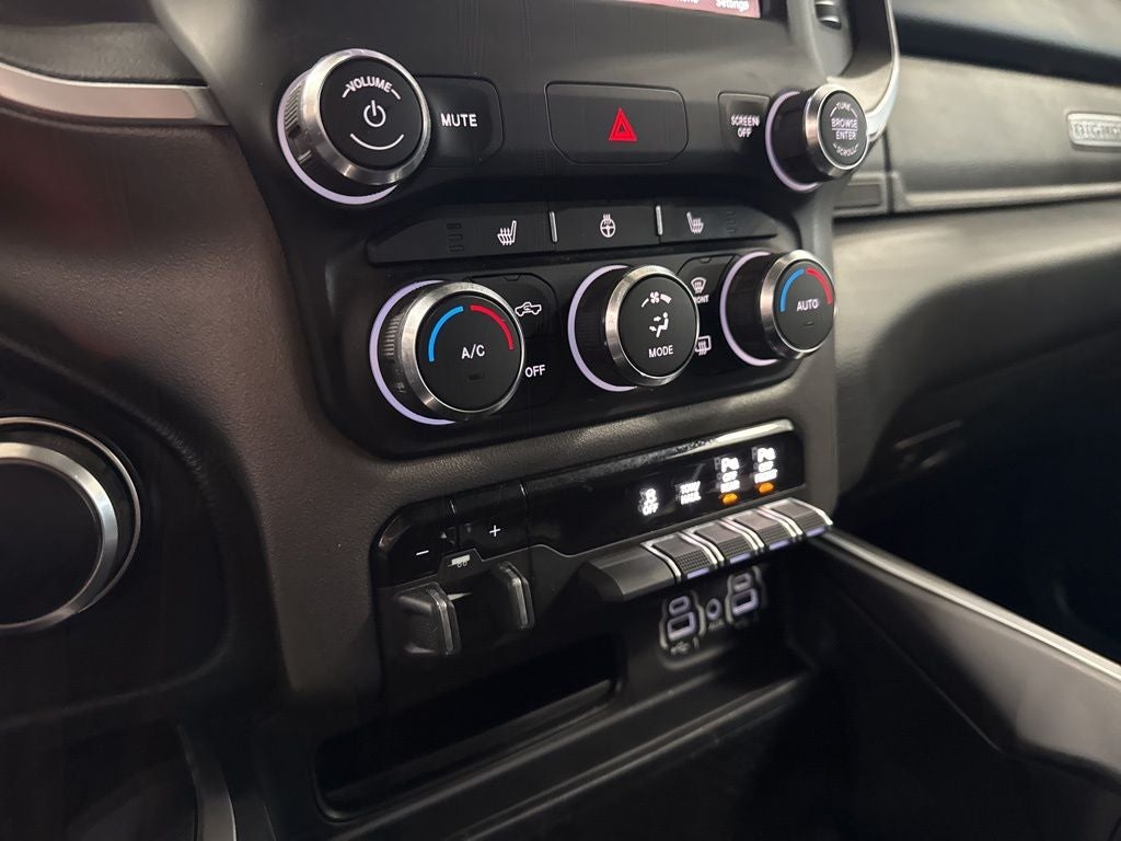 2020 RAM 1500 Big Horn Crew Cab 4x4 5'7' Box