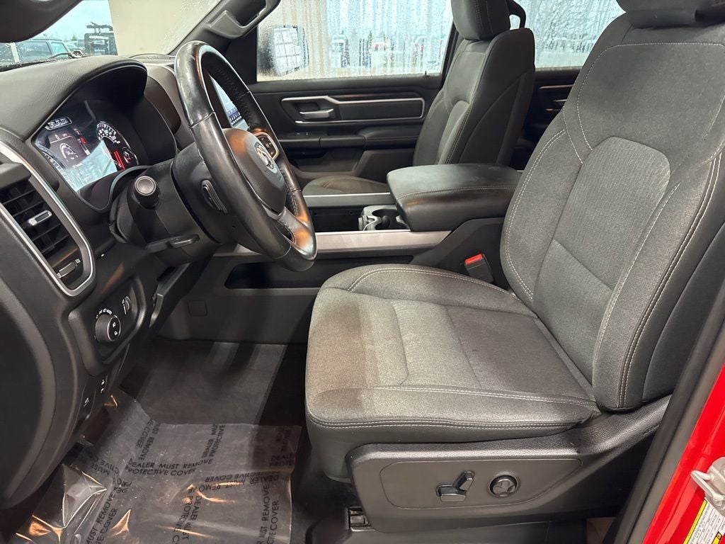 2020 RAM 1500 Big Horn Crew Cab 4x4 5'7' Box