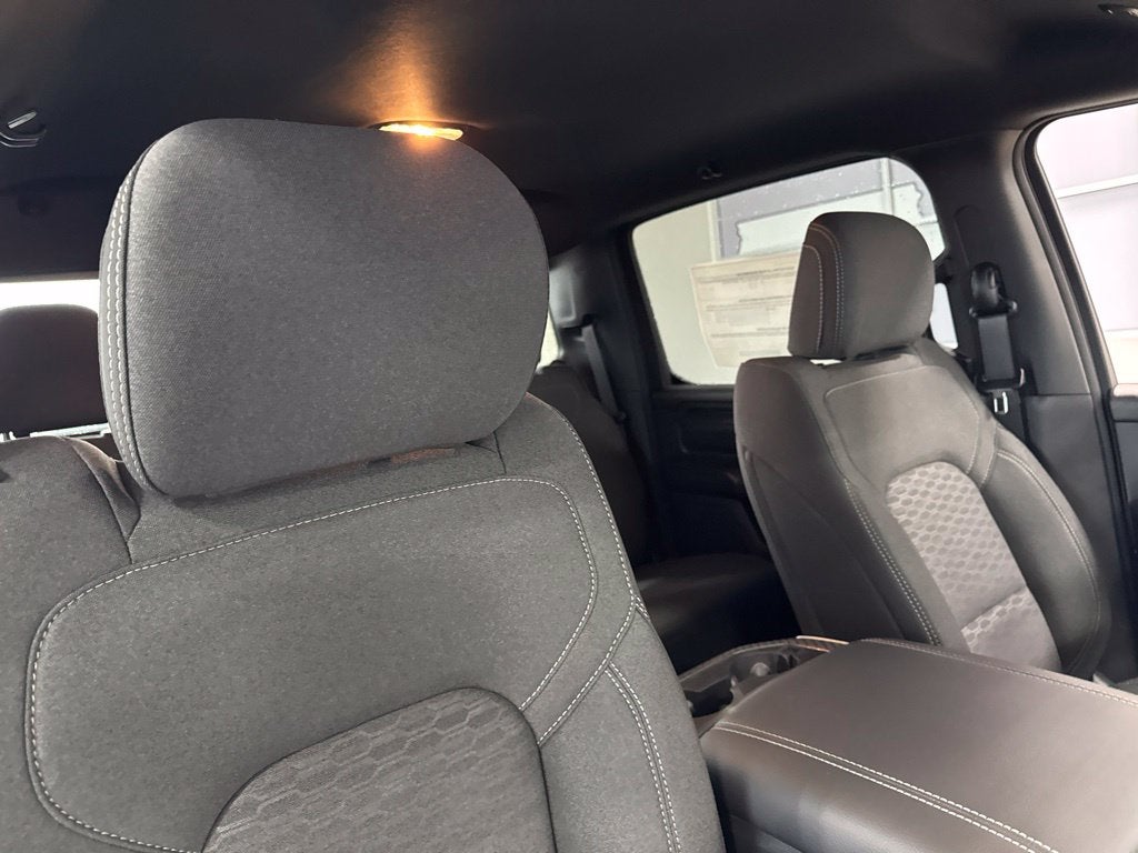 2027 RAM Ram 1500 RAM 1500 EXPRESS CREW CAB 4X4 5'7' BOX