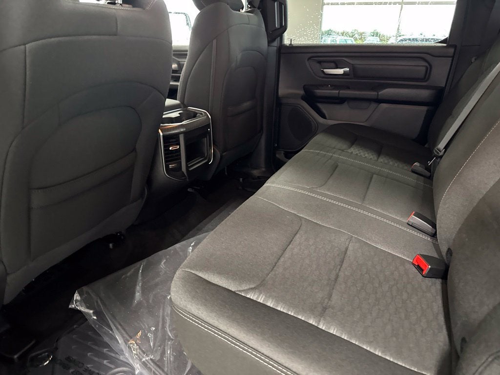 2027 RAM Ram 1500 RAM 1500 EXPRESS CREW CAB 4X4 5'7' BOX