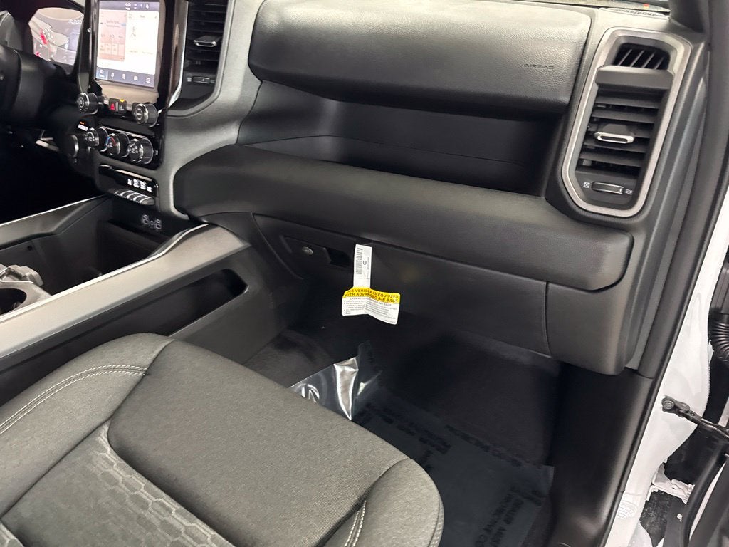 2027 RAM Ram 1500 RAM 1500 EXPRESS CREW CAB 4X4 5'7' BOX