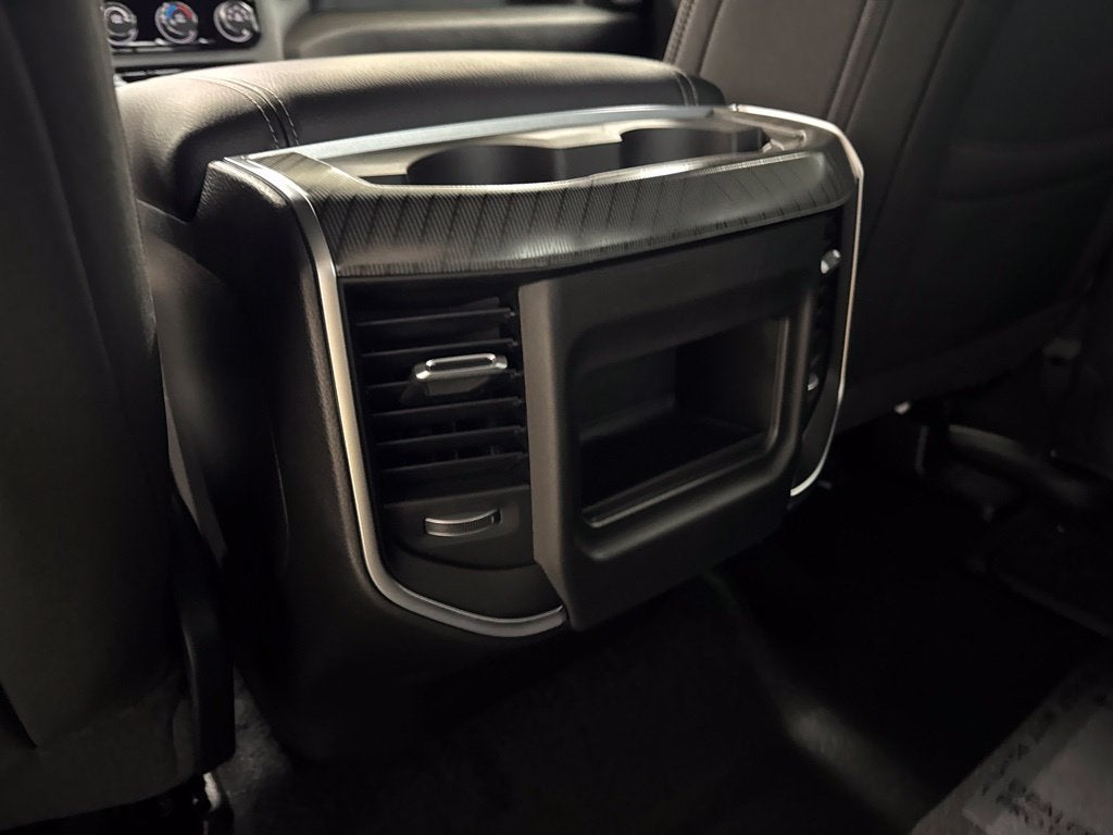 2027 RAM Ram 1500 RAM 1500 EXPRESS CREW CAB 4X4 5'7' BOX