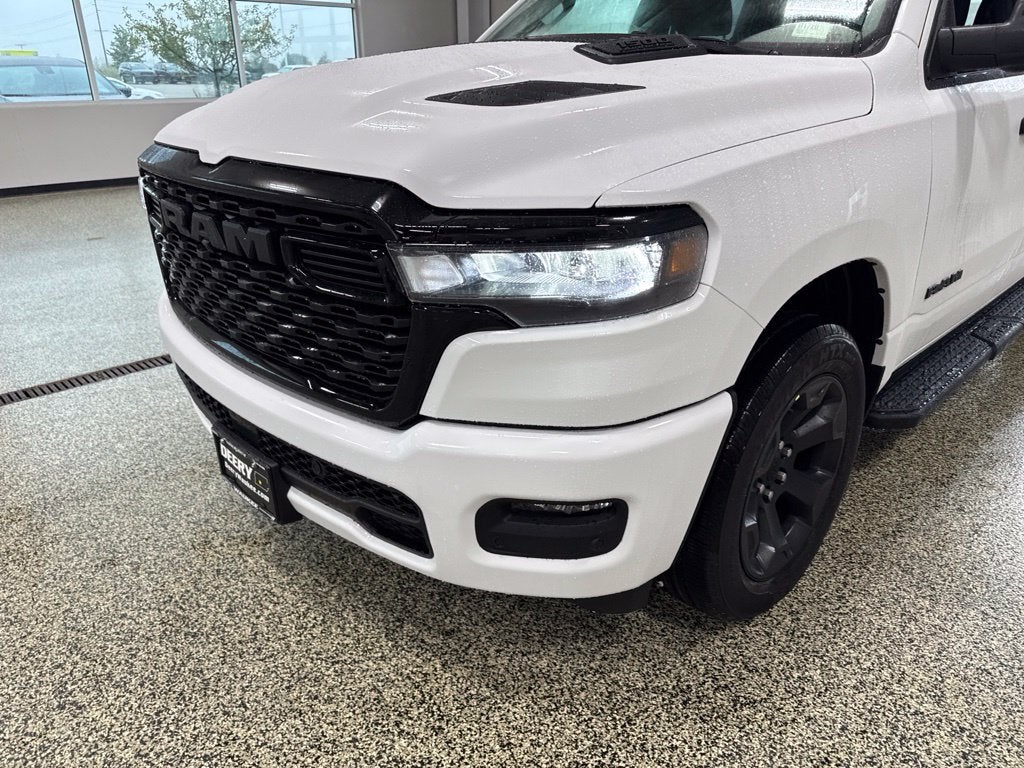 2027 RAM Ram 1500 RAM 1500 EXPRESS CREW CAB 4X4 5'7' BOX