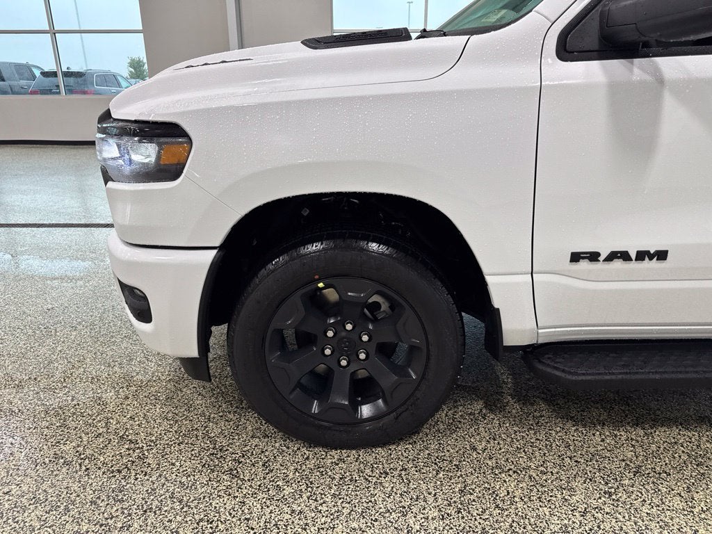 2027 RAM Ram 1500 RAM 1500 EXPRESS CREW CAB 4X4 5'7' BOX