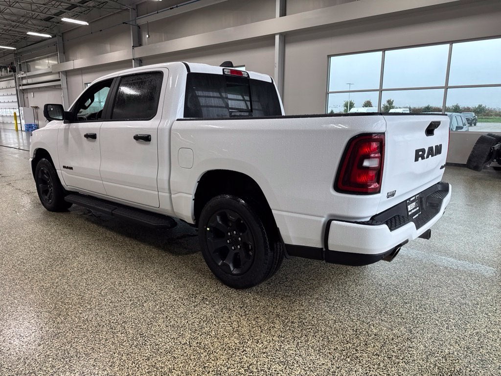 2027 RAM Ram 1500 RAM 1500 EXPRESS CREW CAB 4X4 5'7' BOX