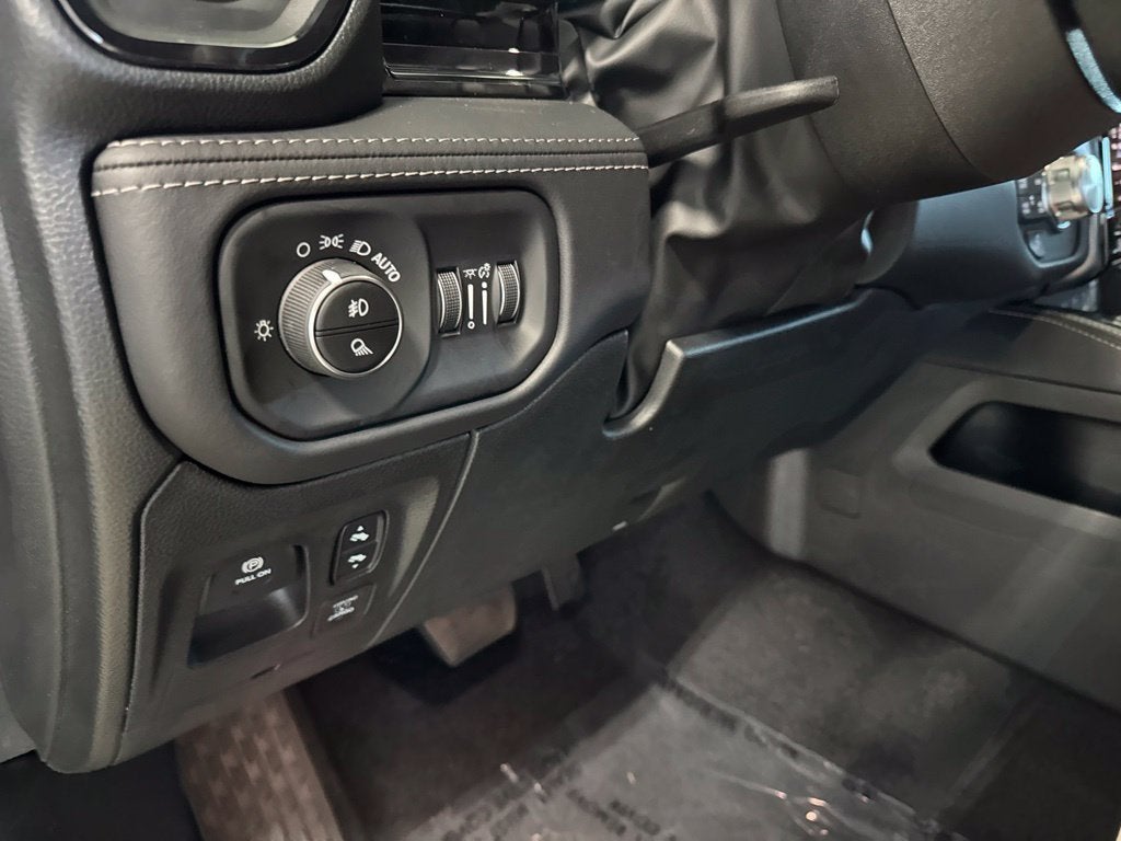 2027 RAM Ram 1500 RAM 1500 LIMITED CREW CAB 4X4 5'7' BOX