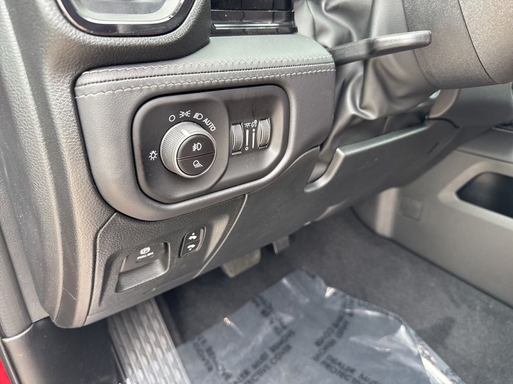 2026 RAM Ram 1500 RAM 1500 LIMITED CREW CAB 4X4 5'7' BOX