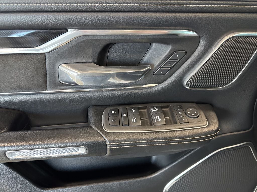 2022 RAM 1500 Laramie Crew Cab 4x4 5'7' Box