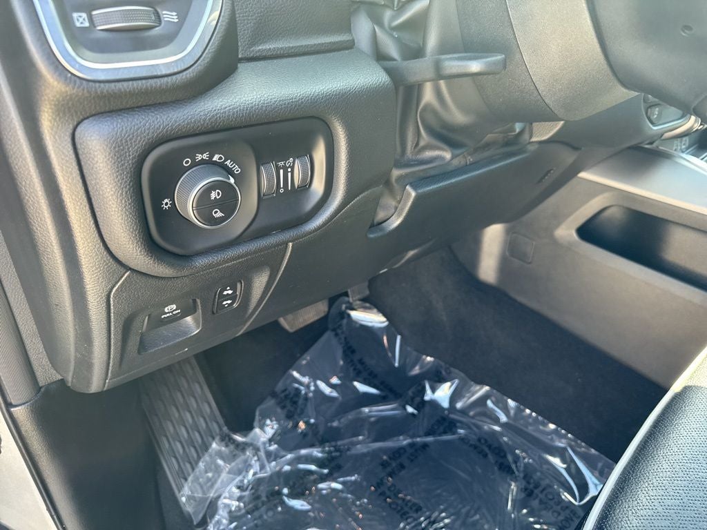 2025 RAM 1500 Laramie Crew Cab 4x4 5'7' Box