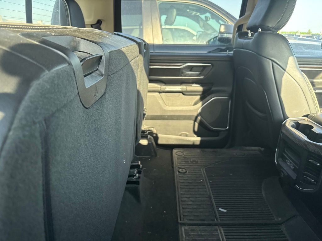 2020 RAM 1500 Laramie Crew Cab 4x4 5'7' Box