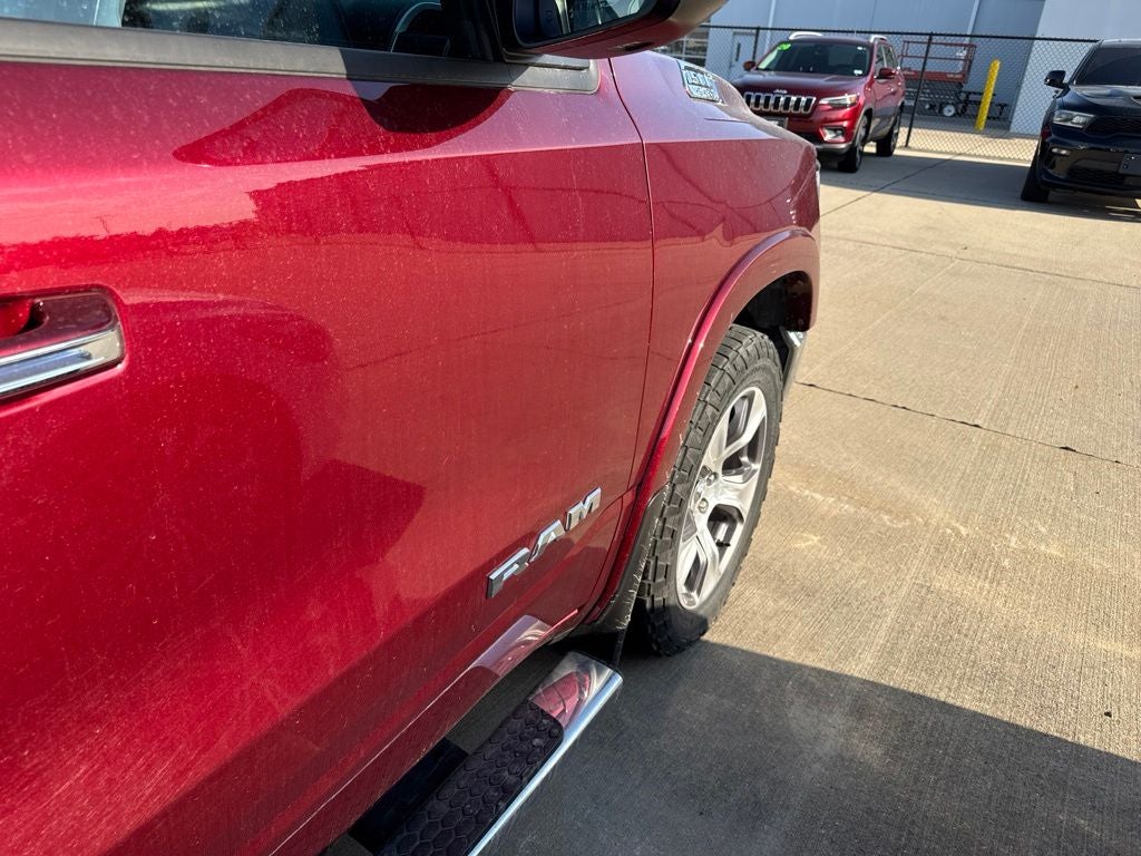 2020 RAM 1500 Laramie Crew Cab 4x4 5'7' Box