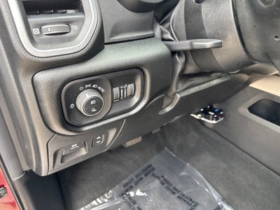 2020 RAM 1500 Laramie Crew Cab 4x4 5'7' Box