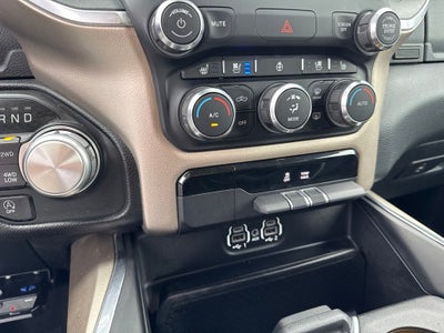 2020 RAM 1500 Laramie Crew Cab 4x4 5'7' Box