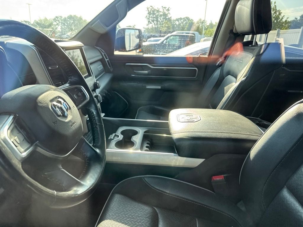 2020 RAM 1500 Laramie Crew Cab 4x4 5'7' Box