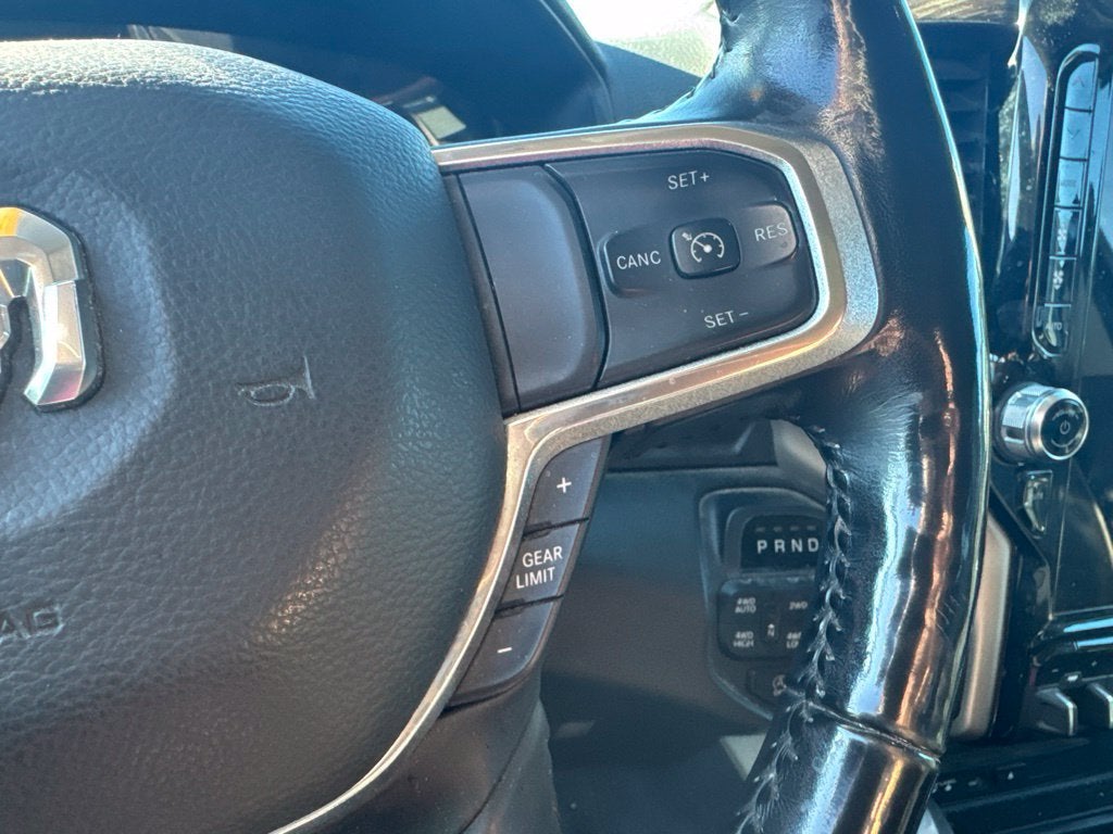 2019 RAM 1500 Laramie Crew Cab 4x4 5'7' Box