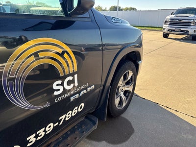 2019 RAM 1500 Laramie Crew Cab 4x4 5'7' Box