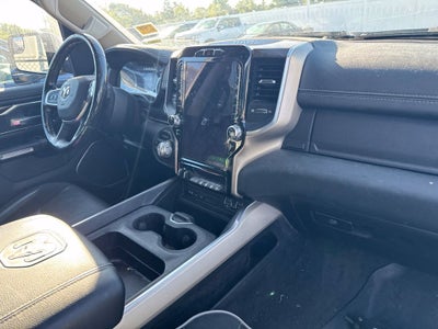 2019 RAM 1500 Laramie Crew Cab 4x4 5'7' Box
