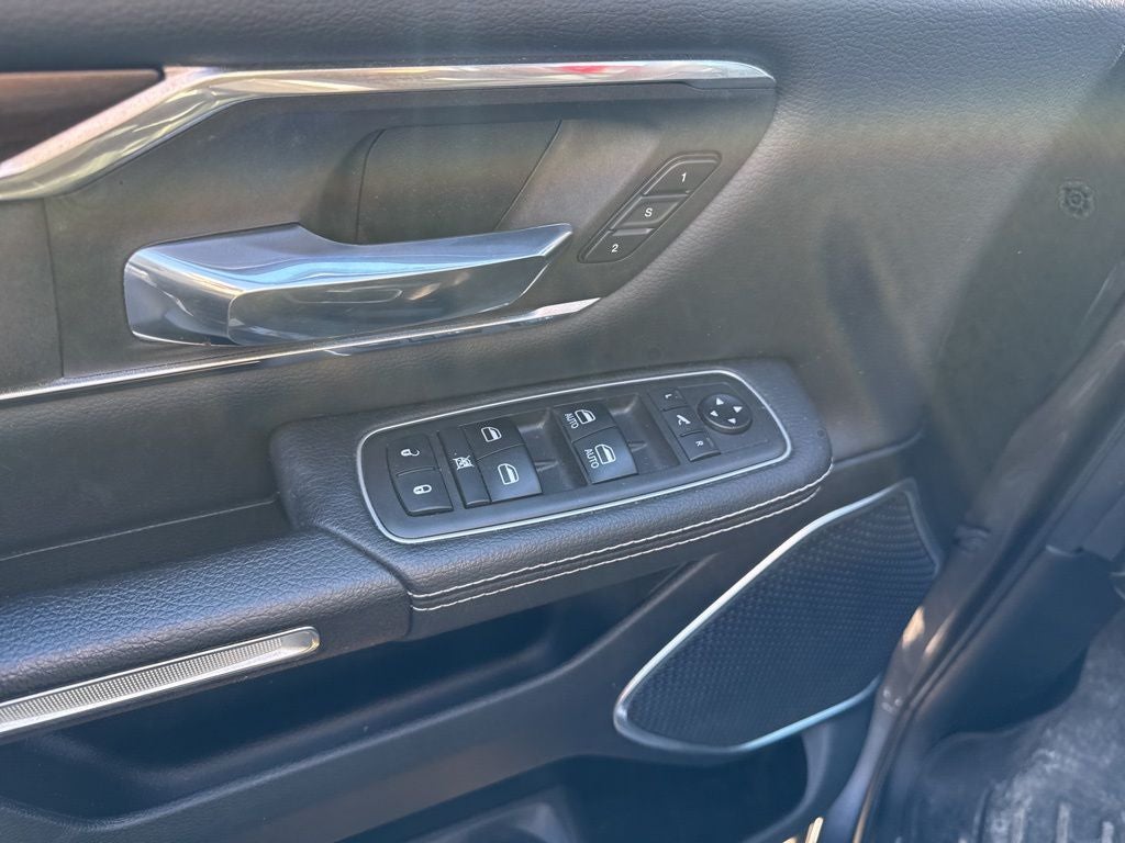 2021 RAM 1500 Laramie Crew Cab 4x4 5'7' Box