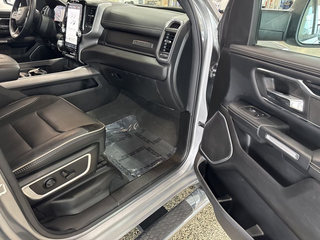 2023 RAM 1500 Laramie Crew Cab 4x4 5'7' Box