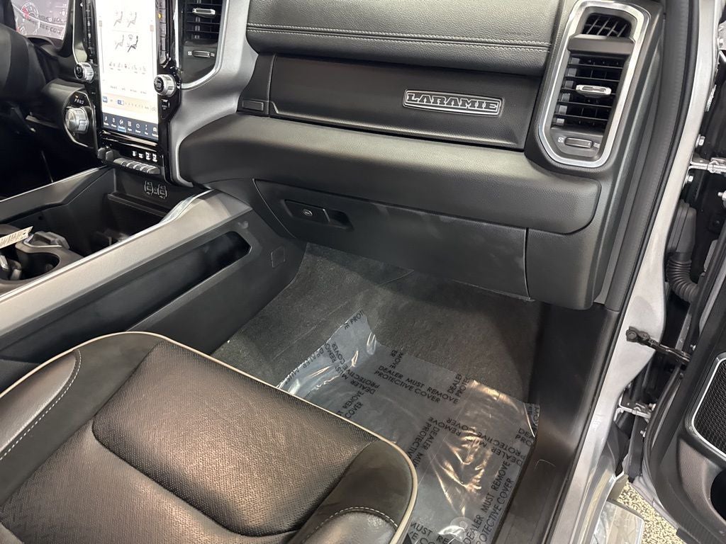 2023 RAM 1500 Laramie Crew Cab 4x4 5'7' Box