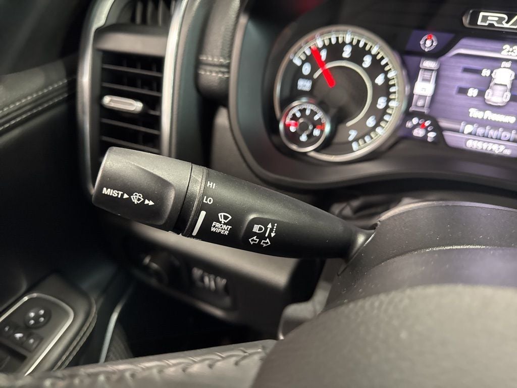 2023 RAM 1500 Laramie Crew Cab 4x4 5'7' Box