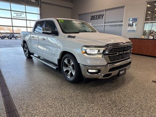 2020 RAM 1500 Laramie Crew Cab 4x4 5'7' Box