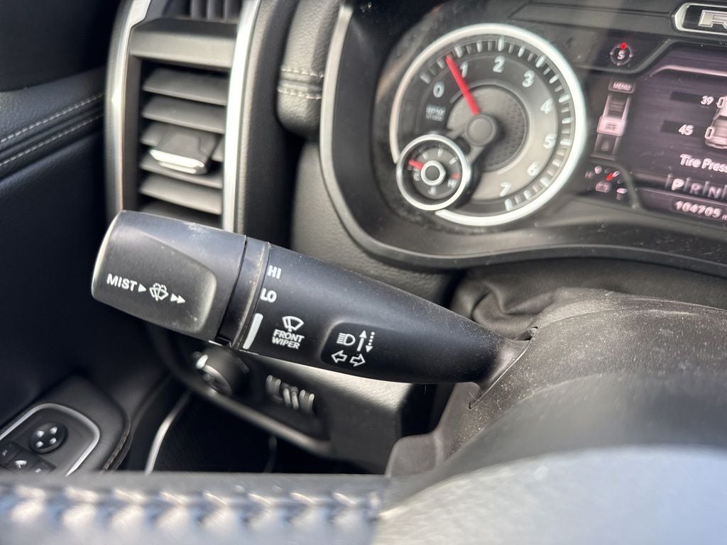 2021 RAM 1500 Laramie Crew Cab 4x4 5'7' Box