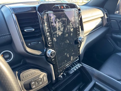 2022 RAM 1500 Laramie Crew Cab 4x4 5'7' Box