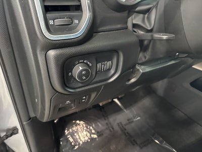 2022 RAM 1500 Laramie Crew Cab 4x4 5'7' Box