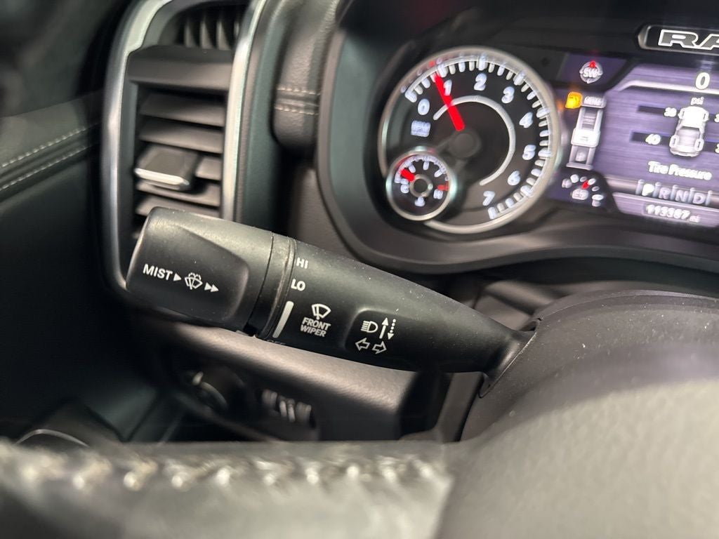 2022 RAM 1500 Laramie Crew Cab 4x4 5'7' Box