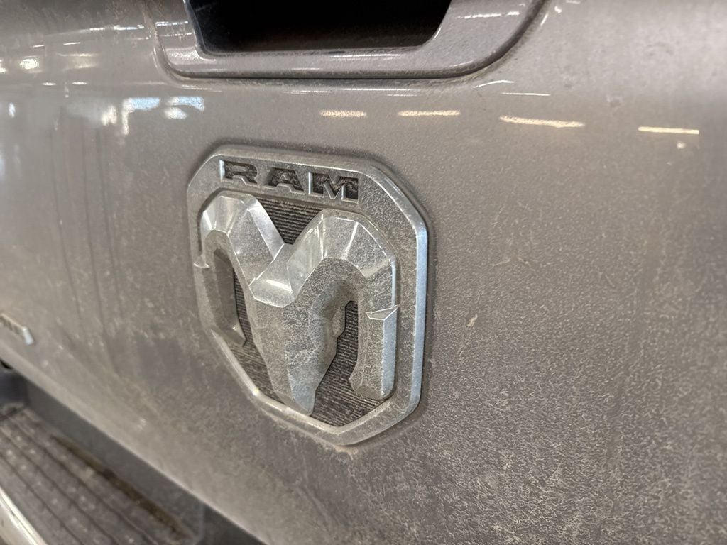 2022 RAM 1500 Laramie Crew Cab 4x4 5'7' Box