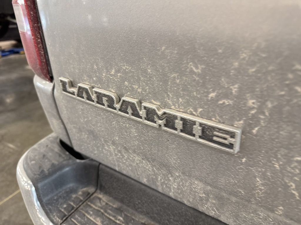 2022 RAM 1500 Laramie Crew Cab 4x4 5'7' Box