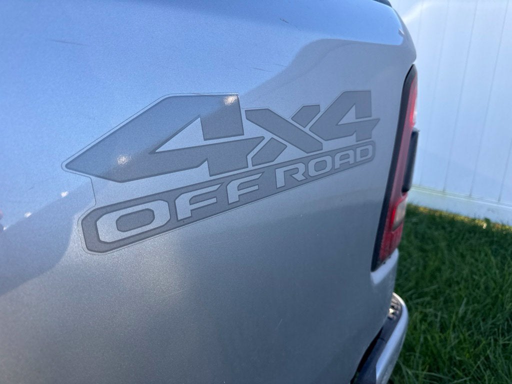2020 RAM 1500 Big Horn Crew Cab 4x4 6'4' Box