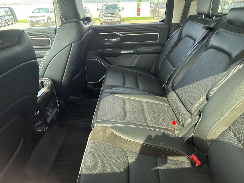 2022 RAM 1500 Laramie Crew Cab 4x4 6'4' Box