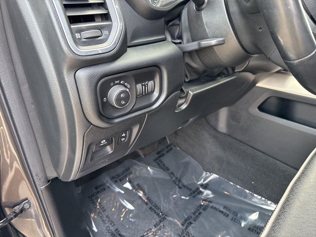 2022 RAM 1500 Laramie Crew Cab 4x4 6'4' Box