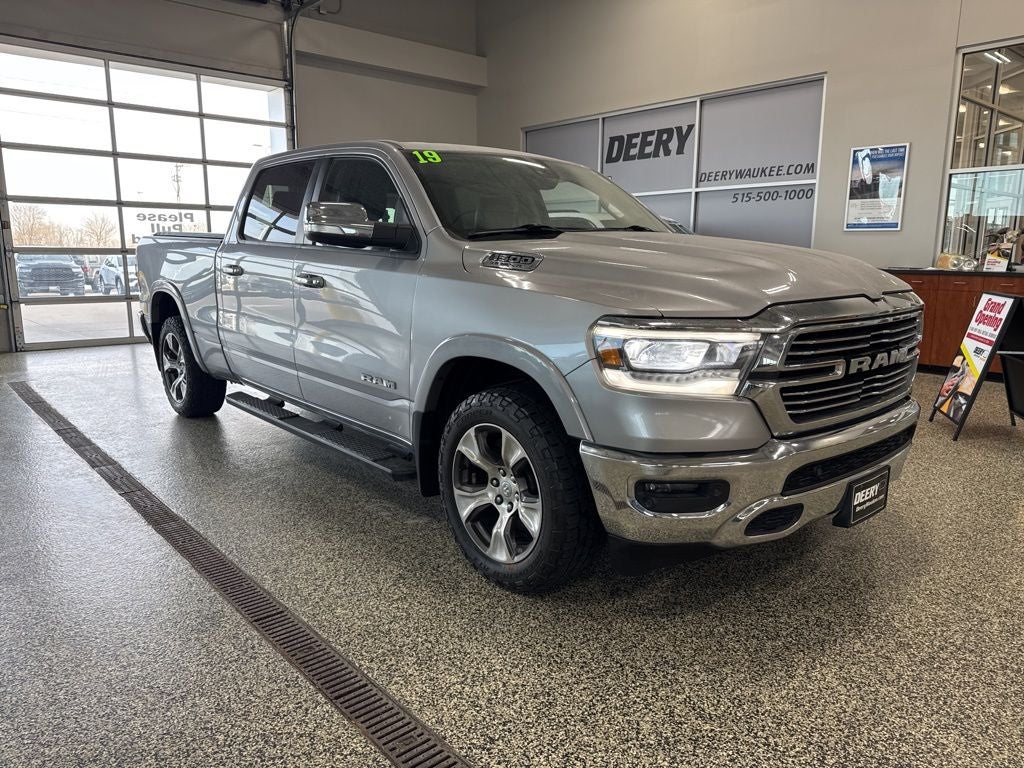 2019 RAM 1500 Laramie Crew Cab 4x4 6'4' Box